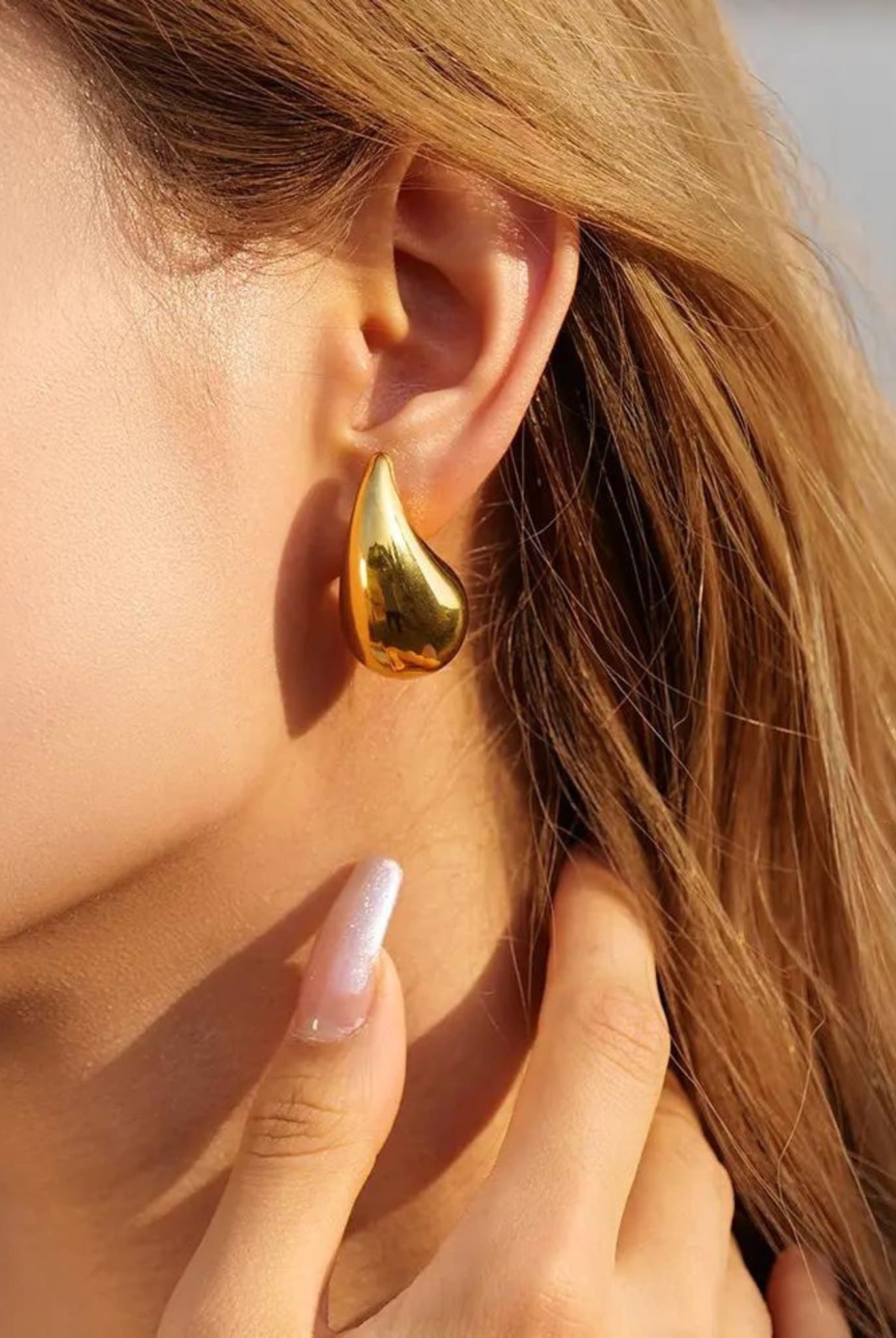 Drop Shape Earrings In Gold