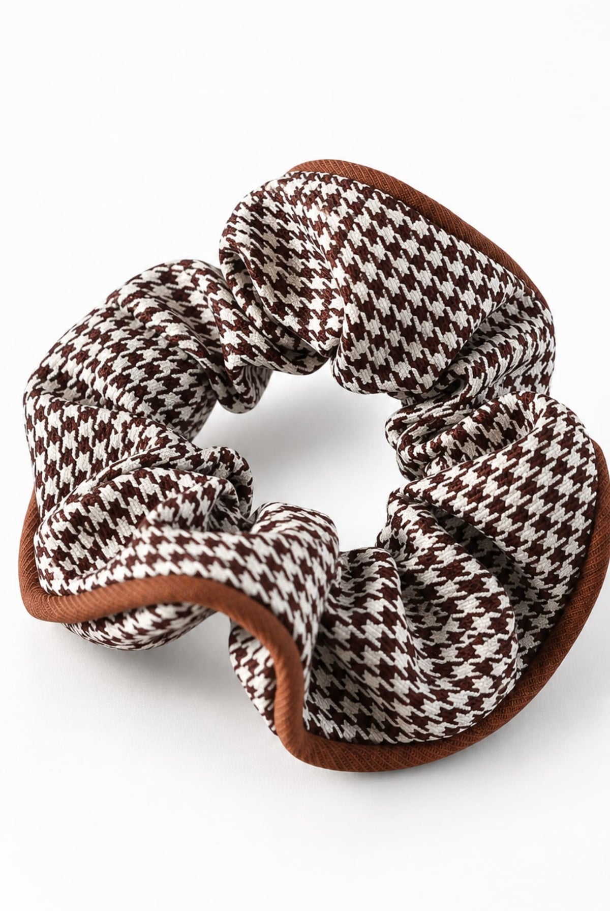 Houndstooth hair scrunchie in brown.