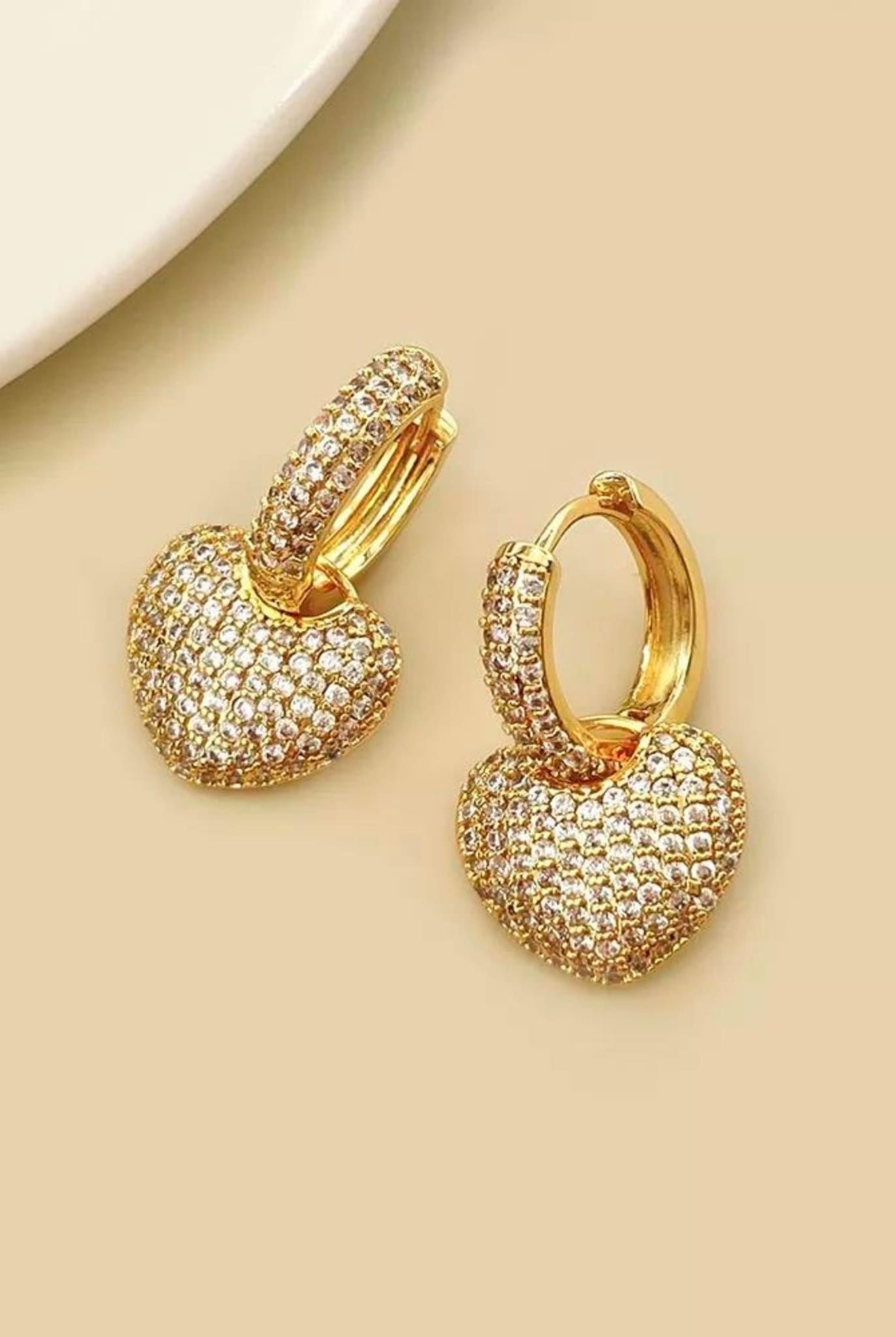 Sparkling Heart Earrings Gold