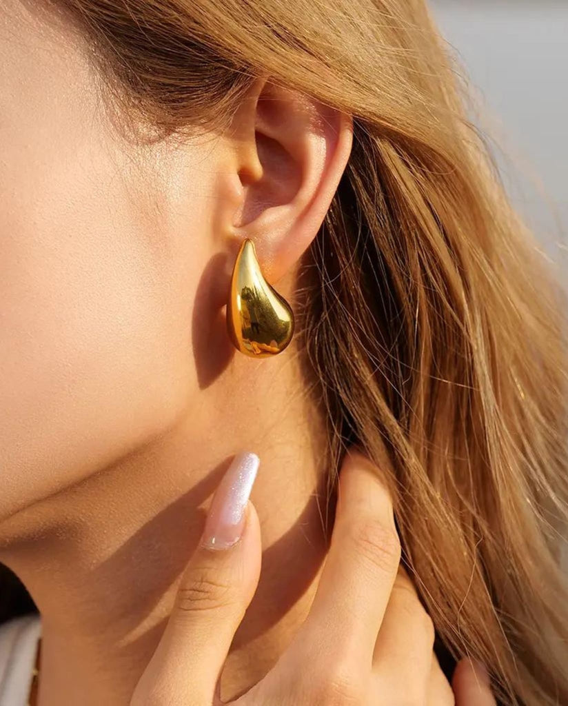 Drop Shape Earrings In Gold