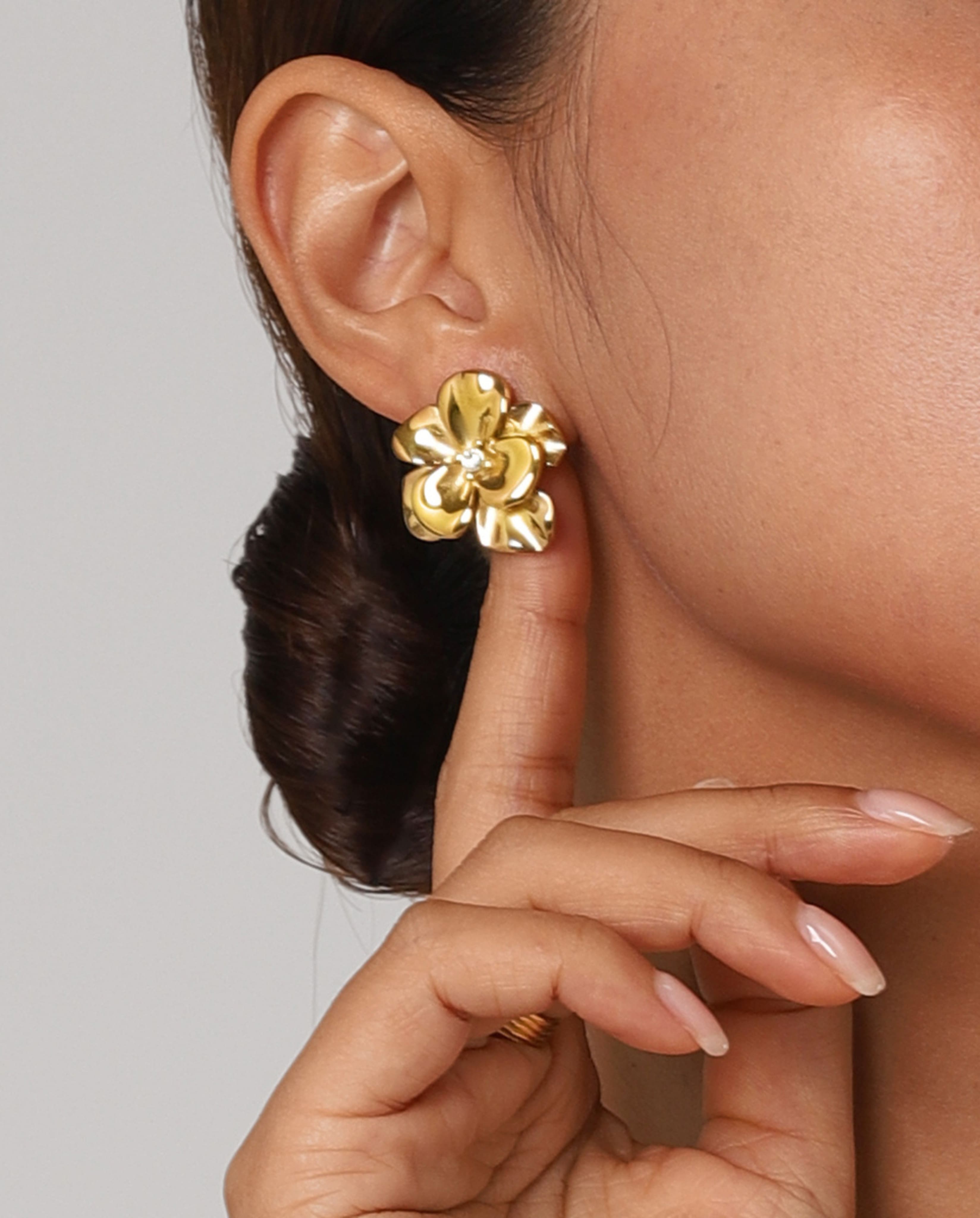 Gold-plated stud earrings with floral design and crystal center - Crystal Teardrop Flower Earrings