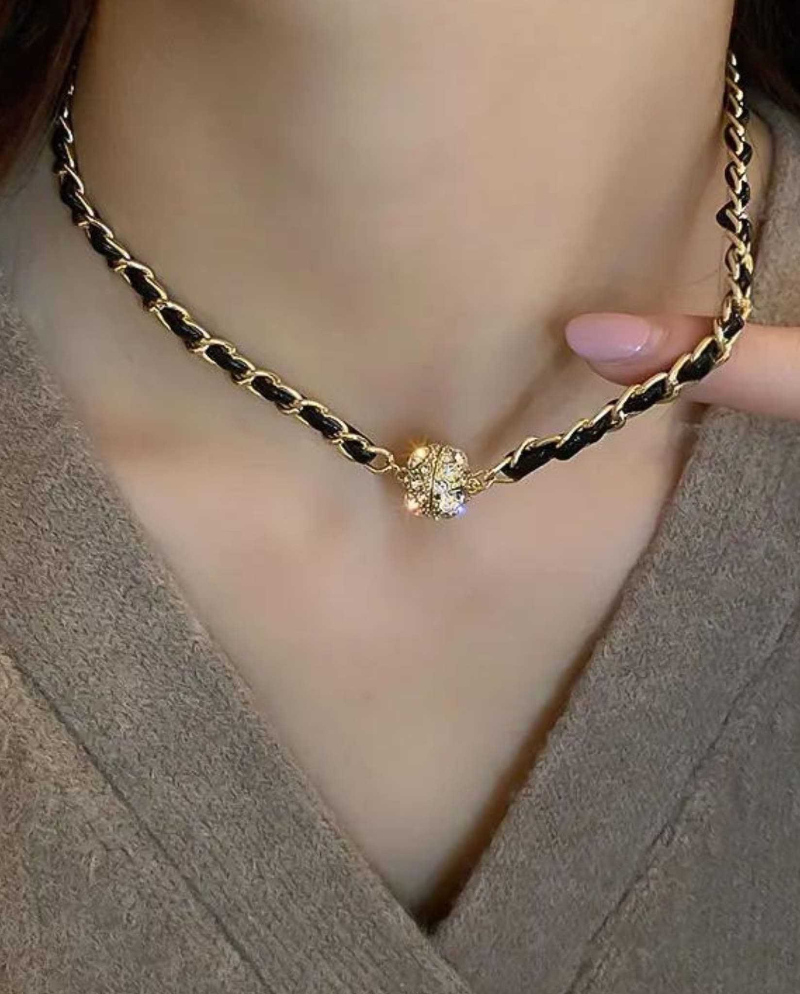 Woven Chain Necklace In Gold