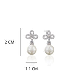 Small Knot Shape Pearl Earrings Size